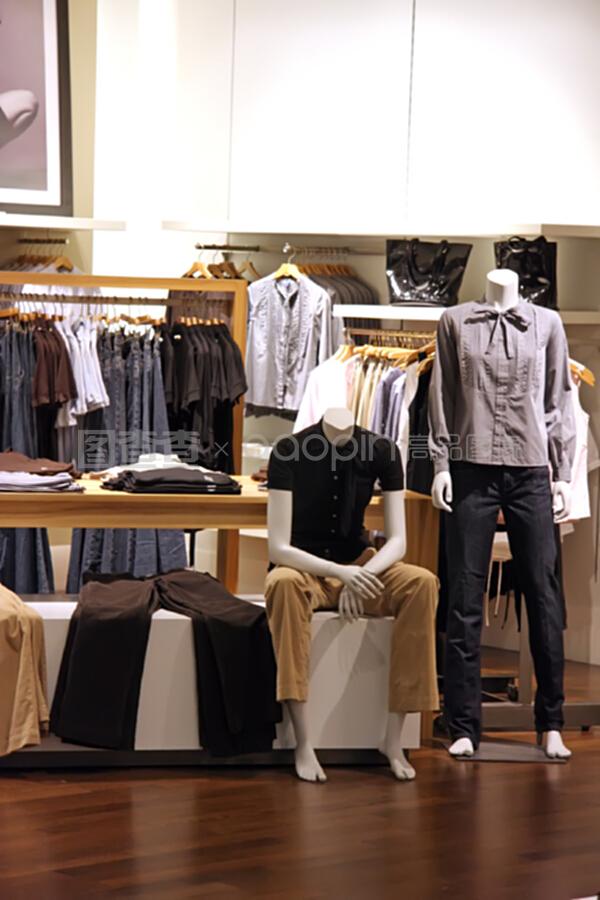 時裝零售 潮流前沿與消費(fèi)變革的交匯點(diǎn)